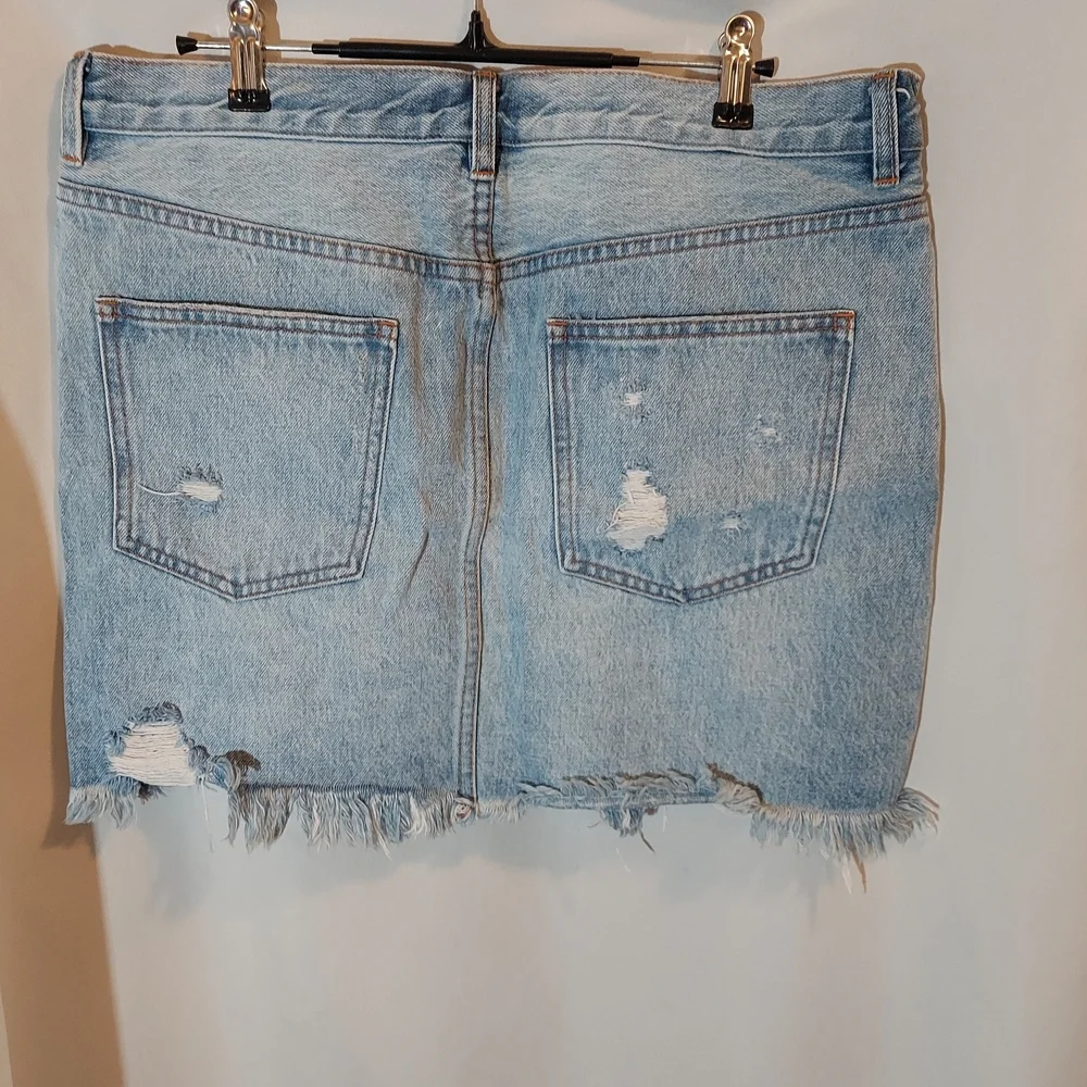 We The Free Distreesed Denim Mini Skirt - 30